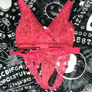 Rare Black Label Victoria's Secret Red Lace Bra Amd Panty Set